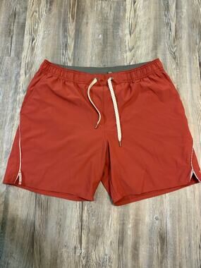 Vuori Mens Large Kore Shorts Lined Athletic Training Running Red 7.5” Shorts